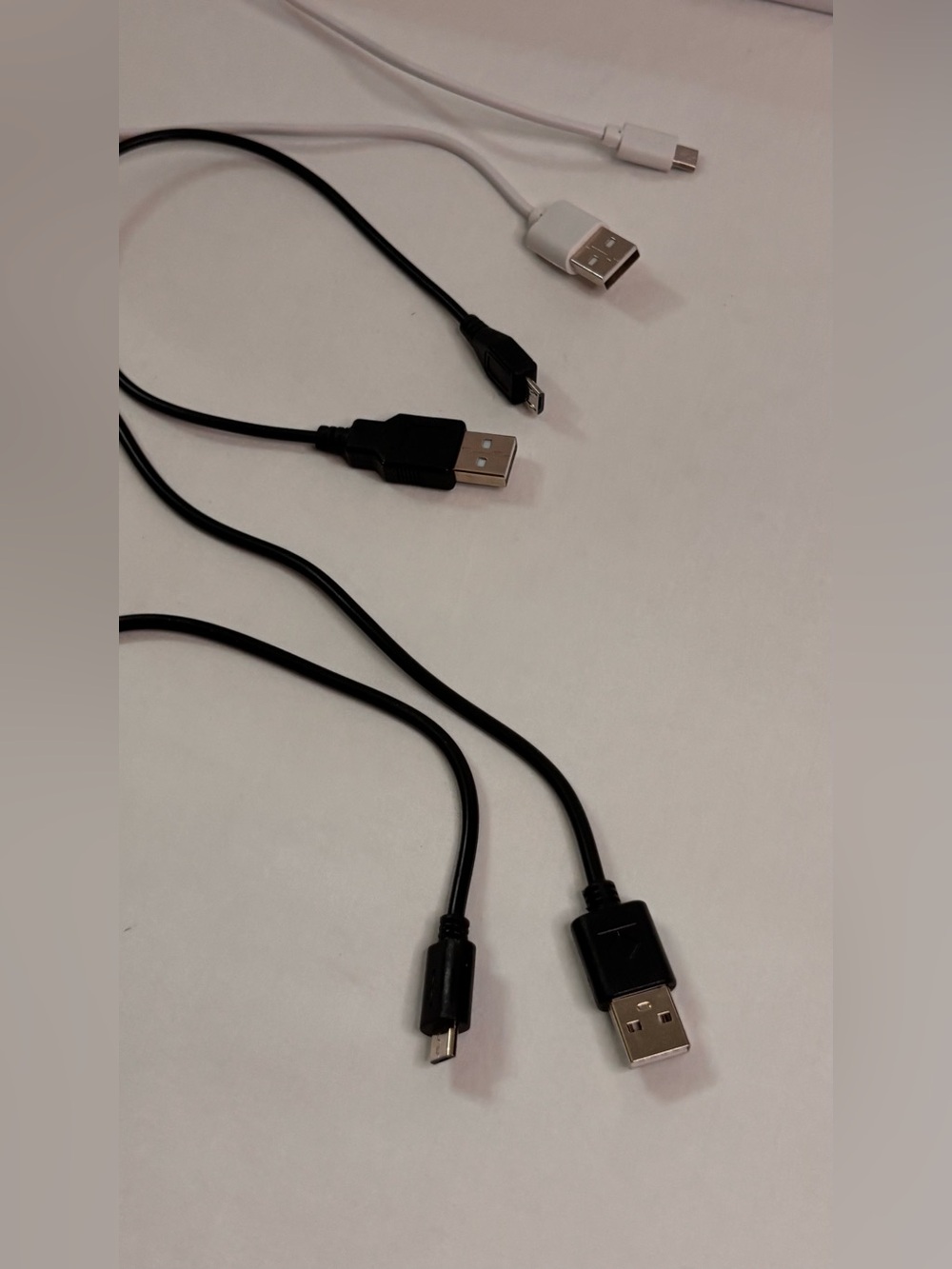 USB to Micro-USB Charging Cable Set in Black and White